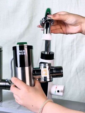 奥克斯电热水龙头,即热式加热快速热厨房宝热水器,家用过水热免安装#水龙头 #电热水龙头 @DOU+小助手 @巨量千川