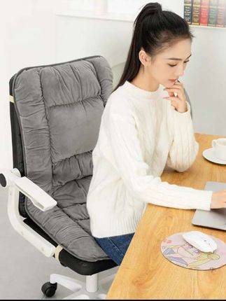 这款靠背一体加热坐垫取暖器,特别适合办公室久坐人群,45×90cm超大加热面,插电即热,能同时温暖你的臀部与背部,让你在办公时告别冷意,尽享超暖尤质体验,是办公室冬日保暖的贴心之选。#坐垫加热取暖器##发热坐垫靠背##办公室坐垫加热
