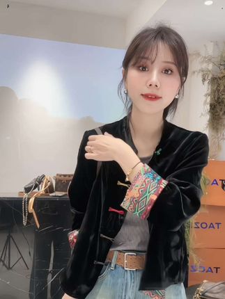 #品质女装 #新中式外套 #高级感穿搭 #穿出自己的风格 #谁穿谁好看 @DOU+小助手