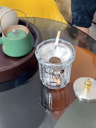告别桌面烟灰乱飘!带盖漏斗烟灰缸,颜值实用性拉满#好物推荐🔥 #烟灰缸 #防飞灰烟灰缸 #防飞灰漏斗烟灰缸 #超便宜超划算