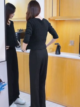 秋款上新2025女高腰显气质显腿长黑色西装直筒裤面料垂感不挑年龄上身舒适透气#百搭休闲#时尚潮流#好物分享🔥