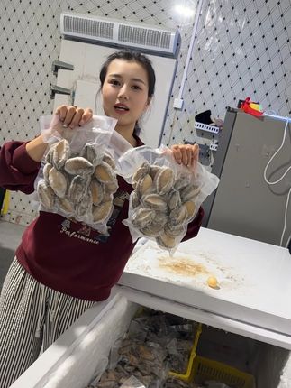 天气越来越冷了,大鲍鱼一定要安排上,拿回家直接做#新鲜好吃才是硬道理 #源头好生鲜 #海捕大鲍鱼