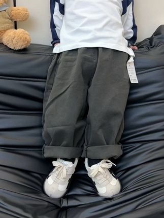 韩里韩气的棉布休闲小卫裤!面料柔软上身非常舒服,宽松版型跑跳运动无束缚!#高品质童装 #面料舒适透气#儿童休闲裤 #儿童裤子 #百搭裤子