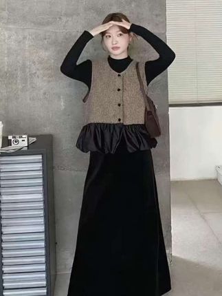 法式小香风马甲套装女,秋季高级感气质打底衫丝绒半身裙三件套#早秋穿搭 #显瘦显高显腿长 #显瘦穿搭 #穿搭不重样 #套装