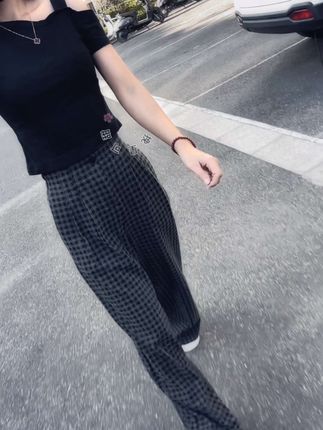#格子休闲裤 #梨形身材穿搭 #遮肉显瘦穿搭 #复古休闲 #早秋穿搭