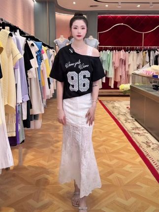 #夏季穿搭 #轻奢女装 #每日搭配分享👗时尚穿搭 #今日穿搭分享