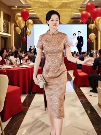 #订婚这么穿真的很惊艳 #婚宴礼服平时可穿#秋冬订婚高颜值保暖穿搭#早秋贵气感穿搭#说好的随便穿穿去看秀