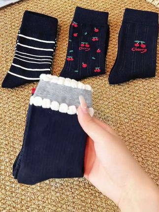 #高级韩系穿搭 #袜子穿搭 #中筒袜 #棉袜 #用穿搭点亮生活