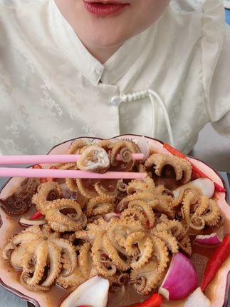 香辣小迷你八爪鱼开袋加热食用口感更好 #美食 #妈呀太香了
