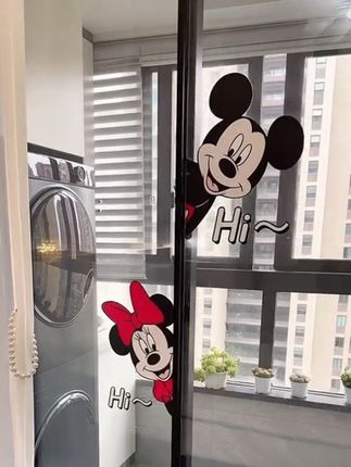 这个米奇贴也太可爱了吧~窗户、玻璃、卫生间门、推拉门都可以贴,静电吸附不留胶又好看#玻璃贴纸 #门贴 #静电贴窗花 #米奇贴纸 #好物分享 @DOU+上热门