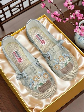#老北京绣花鞋 #国风古韵 #中式美学 #舒适布鞋#软底防滑