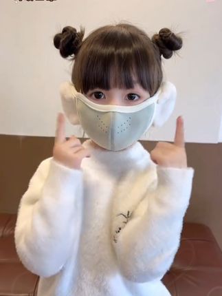 冬天怎么少的了这样的保暖口罩! 耳暖口罩的结合款,更好保护孩子小脸蛋哦#儿童口罩 #宝宝口罩 #保暖口罩#萌到爆炸了💥 #口罩
