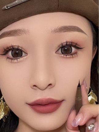 简单眼尾眼线画法,单眼皮双眼皮,眼尾下搭都可以这样画眼线,自然又放大双眼#新手化妆教程#眼线教程 #眼线笔