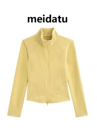 一件抵三件的发热锁温衣,里面一件保暖衣加上这款发热衣过冬都没问题,又轻薄 又保暖  又百搭  又好打理谁不爱#强烈推荐 #简约大气 #秋冬穿搭 #轻薄保暖 #小个子女生