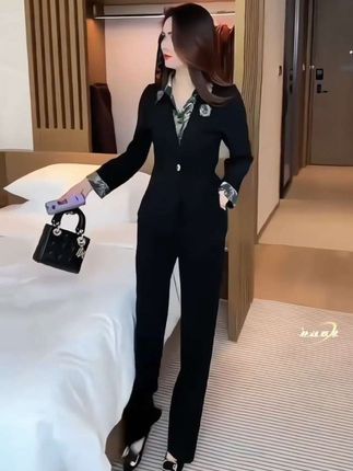 时尚套装女2025新款春季新款气质收腰显瘦假两件上衣阔腿裤两件套