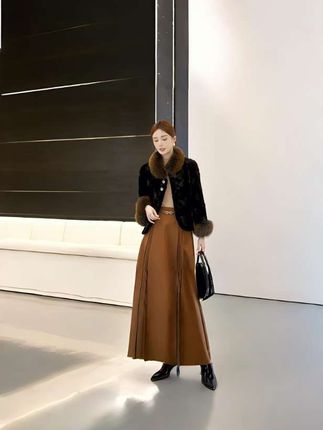 #女款冬季高端时尚皮草外套