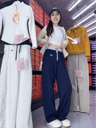 秋冬就是卫衣卫裤的季节呀宝子们#实体店女装 #显高显瘦 #裤子穿搭