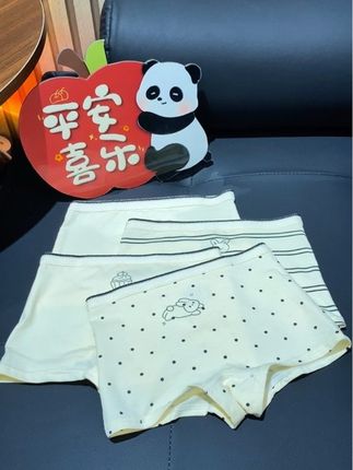 入秋了,该把女儿的内裤换成这种A类纯棉的了#儿童内裤 #面料柔软舒适 #柔软亲肤 #贴身衣物 #内裤