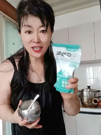 吃盐就是纯天然无添加的天然精品湖盐!它无任何添加!让我们全家 吃出一个好体格!