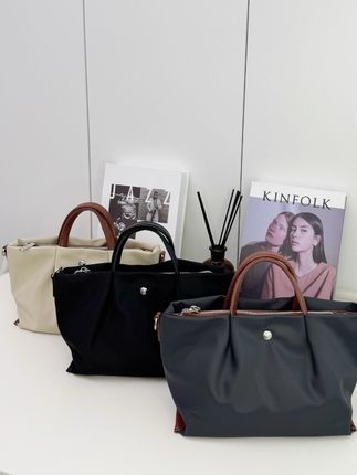 尼龙褶皱设计轻便通勤手提包妈咪包#出差旅行必备 #时尚单品 #小众包包