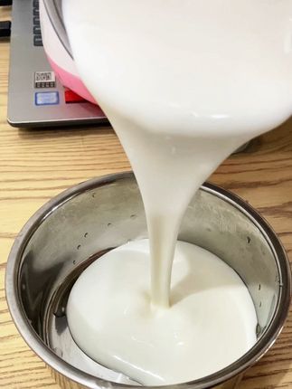孩子喜欢喝酸奶,我都是自己在家做,简单3步就能做出美味的酸奶,自己做的放心吃#自制酸奶 #妈呀太香了 #酸奶水果捞 #酸奶发酵菌粉 #在家做酸奶
