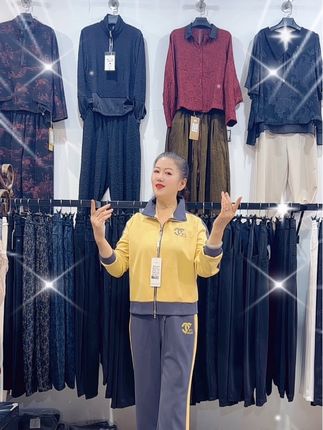 #每天都要美美滴 #喜欢的点个赞 😊守店日常!背景音乐!《一杯相思敬红尘》@鱼大婶@