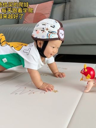 千万不要低估小孩子的模仿能力,爸爸给买的这个音乐爬娃娃,会唱歌会爬行会叫爸爸妈妈,还能引导爬行,真是解放妈妈的双手#带娃神器 #宝宝玩具 #宝宝爬行