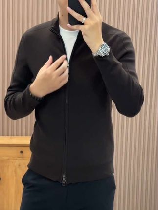 初秋温差应对神器,翻领针织开衫,极简设计兼顾保暖与利落感!#品质男装 #穿搭 #外套穿搭 #每日穿搭 #男装