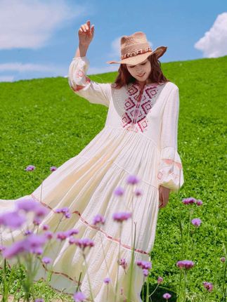 #品质女装 #民族风刺绣连衣裙#旅拍大摆裙#新疆内蒙必备连衣裙#谁穿谁好看