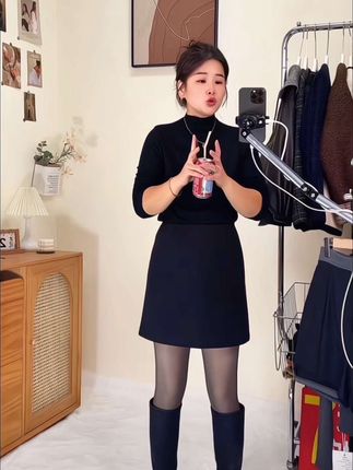 毛呢半身裙秋冬2025新款韩版高腰显瘦百搭学院风防走光a字短裙#谁穿谁好看 #面料柔软舒适 #显高显瘦显腿长 #显瘦穿搭 #秋季穿搭