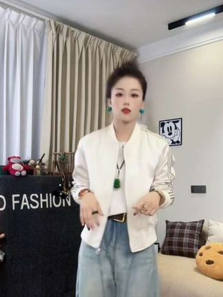秋季新款女士夹克蝴蝶刺绣时尚休闲百搭棒球服上衣外套女