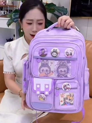 “书中自有黄金屋,书包也有梦幻乡。” Labubu护脊书包,萌趣设计一秒带你进入童话世界!🎒✨ #Labubu护脊书包 #童话世界#开学礼物