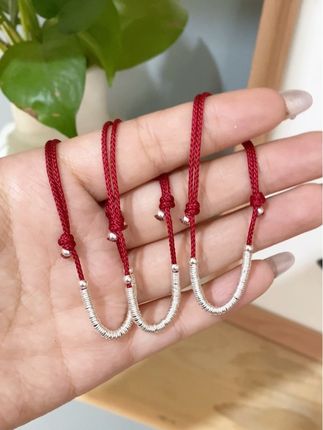 六六顺红绳手链,不仅百搭还好看,含义还好,祝大家一顺百顺,六六大顺, 赶紧给你的闺蜜安排起来吧, #礼物推荐 #小众配饰 #红绳编手链 #手串