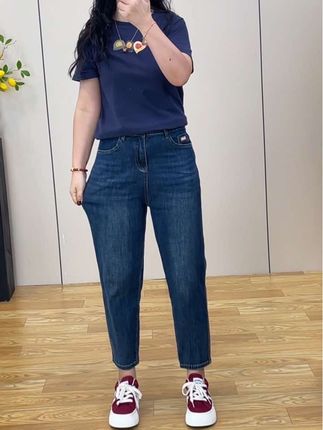 这条复古蓝窄版裤不是一般的遮胯宽显瘦啊!#小个子穿搭 #梨形身材穿搭 #显高显瘦显腿长 #秋季穿搭 #秋冬穿搭