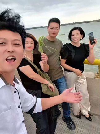 感谢身边的朋友陪我老婆散心,