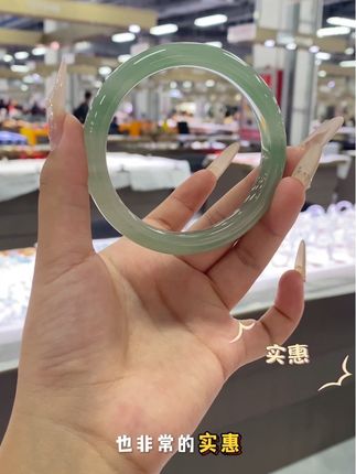 不是和田玉买不起 而是东陵玉更有性价比!花小钱办大事!百元价格平价实惠!#玉镯#东陵玉#天然