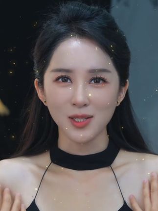 姐妹们,找到一款超适合日常通勤的黑色小方块耳钉,它是这种简约而不简单的款式,别看它小小一个,但是上耳非常有存在感,而且也不挑你的穿搭,就随便搭配什么衬衫、毛衣都很好看,属于是那种低调,又不失高级感的精致耳饰!#爆款热卖中 #仙女必备 #美出高级感 #总有一款适合你#好物推荐🔥
