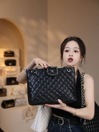 大容量新款小香风链条托特包网红爆款女士单肩包高级感百搭通勤包#包包#单肩包#斜挎包#百搭包包#包包推荐