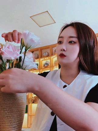 茶室日常: 有山就靠山,没山我独担~#茶#创业@斗音小助手