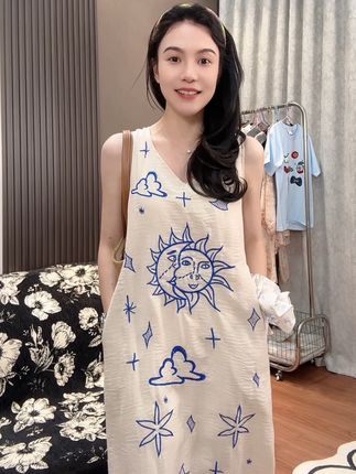 棉麻的面料,非常的舒服且透气,特别适合夏天去穿#夏季穿搭 #家居服分享 #舒适家居服
