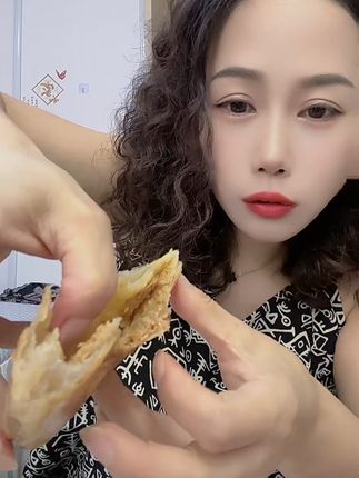 天海藏牛肉馅饼,金黄酥脆,肉馅饱满,全家都爱吃