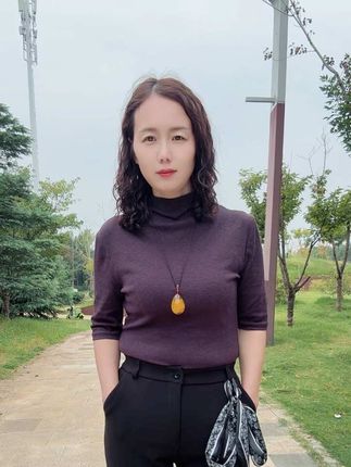 其实,没有情绪的日子,就很幸福! 很喜欢这句话,“人到万难须放胆, 境到逆处仍从容。 人生何其短,珍惜当下”#每日分享 #梨形身材穿搭