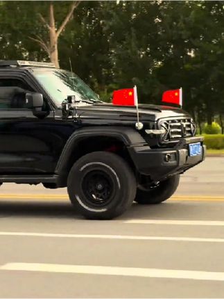 装上了这款车载吸盘旗杆开在路上回头率超高如果颜色有信仰那一定是中国红#车载吸盘国旗#车载吸盘红旗#吸盘红旗