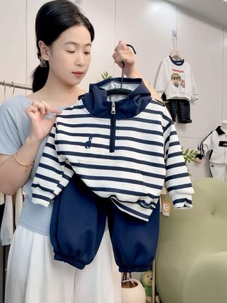 要努力做一个很哇塞的妈妈,勇往直前,无坚不摧,百毒不侵💪#高品质童装 #每日童装穿搭分享 #每日童装穿搭分享