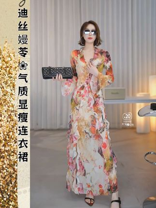 这款连衣裙真的太适合夏天了,它可以很好的修饰身材比例,瞬间化身甜美少女,不管是出游还是约会都很合适。#夏季新款 #连衣裙 #气质连衣裙