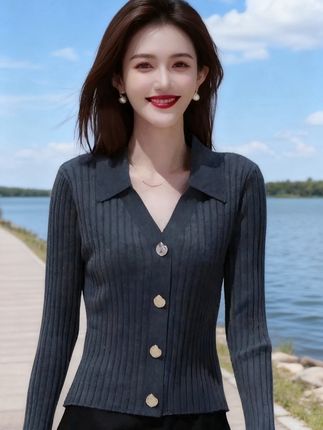 #春秋女士针织衫#高级感针织衫#百搭打底衫 #女士穿搭