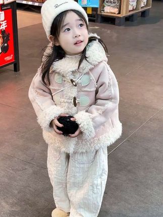 童装2025冬季加厚新款女童小童韩版耳朵帽毛毛连帽外套加绒休闲裤#创作灵感 #上热门话题90000亿流量第一名 @抖音Dou+上热门 #童装搭配每日更新 #生女儿就要这样穿 #女宝穿搭 @抖音流量王 @DOU+上热门 @我要上热门