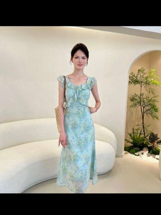 法式温柔风小飞袖碎花连衣裙女夏季气质绝美高级感收腰显瘦长裙子#温柔风穿搭 #碎花连衣裙 #夏季新款 #高级感连衣裙 #收腰显瘦