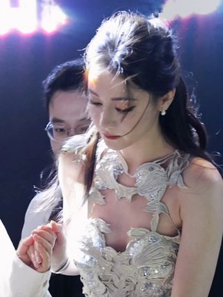 〖250916 迪丽热巴 上海活动〗 @Dear-迪丽热巴 #迪丽热巴