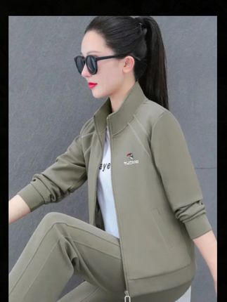 #啄木鸟运动服套装女春秋2025新款中年妈妈休闲开衫洋气减龄三件套#优雅气质 #春秋新款 #时尚气质穿搭 #穿出自信穿出美丽